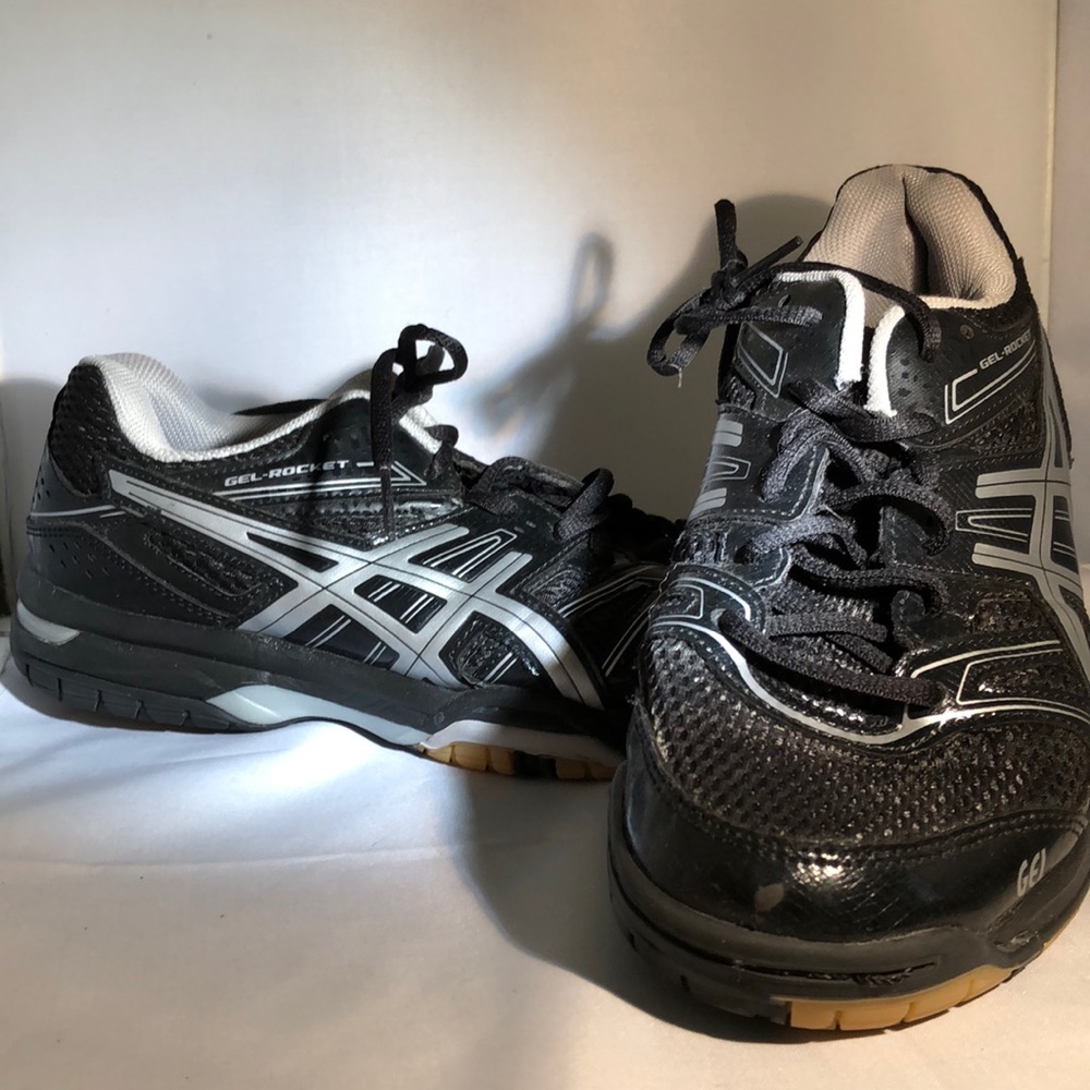 Asics women’s volleyball shoes